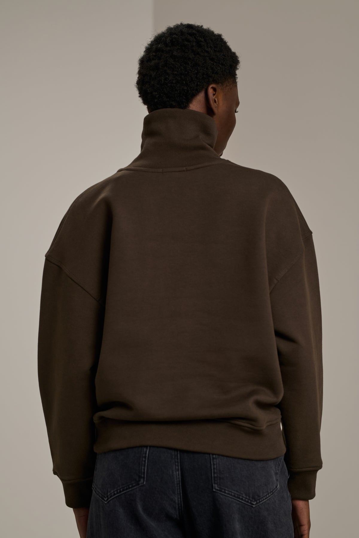 SWEAT VITO CHARBON vue 3